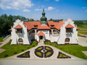 Hotel Kasztel, Ostrów Królewski